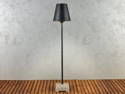 Konstsmide 2er-Set Terrassenleuchten Standleuchten LUCCA, E27, Schwarz 130cm -Bestes Beleuchtungs Geschäft 2er set terrassenleuchten standleuchten lucca e27 1 2