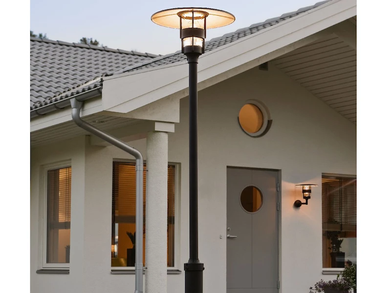 Konstsmide Mastleuchte / Gartenlaterne FREJA, Höhe 232 Cm, Alu Schwarz / Glas Klar, E27 5 Konstsmide Mastleuchte / Gartenlaterne FREJA, Höhe 232 Cm, Alu Schwarz / Glas Klar, E27 – Bild 3