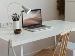 MeineWunschleuchte Flexible Klemmleuchte Grau Mit LED - Leselampe Für Bett & Sofa -Bestes Beleuchtungs Geschäft flexible klemmleuchte grau mit led leselampe fuer 1 3