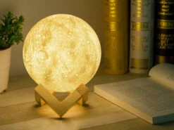 GAO LED Deko Leuchte MOND USB Tischlampe Mit Holzgestell Fernbedienung & Farbwechsel