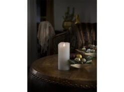 Konstsmide LED Echtwachskerze Mit Flamme & Timer, Ø 7,5cm, Höhe 17,5cm, Batteriebetrieb -Bestes Beleuchtungs Geschäft led echtwachskerze mit flamme timer 75cm hoehe 175 5