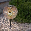 Globo LED Metall Solarkugel Ø 18cm Mit Erdspieß, Silber Antik -Bestes Beleuchtungs Geschäft led metall solarkugel 18cm mit erdspiess silber an