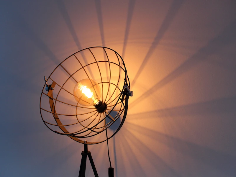 ECO-LIGHT Retro Stehleuchte LED GRID Mit Schwenkbarem Gitterschirm Aus Metall Anthrazit 7 ECO-LIGHT Retro Stehleuchte LED GRID Mit Schwenkbarem Gitterschirm Aus Metall Anthrazit – Bild 5