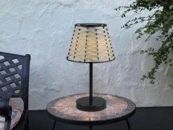 Reality Leuchten Solar LED Tischleuchte ROCA Schwarz Mit Lampenschirm In Rattanoptik, Höhe 32cm -Bestes Beleuchtungs Geschäft solar led tischleuchte roca schwarz mit lampenschi 5