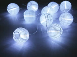 Globo Solarbetriebene LED Outdoor Lichterkette Mit 10 Weißen Lampions, Länge 3 Meter -Bestes Beleuchtungs Geschäft solarbetriebene led outdoor lichterkette mit 10 we 3