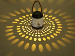 MeineWunschleuchte Solarlaternen 2er SET Metall Rattanoptik, Hängend Oder Stehend, Höhe 30cm -Bestes Beleuchtungs Geschäft solarlaternen 2er set metall rattanoptik haengend 1 3