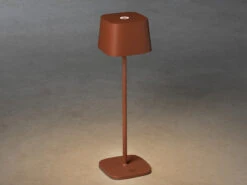 Konstsmide Wiederaufladbare Akku LED Outdoor Tischleuchte CAPRI Dimmbar In Braun, Höhe 36cm -Bestes Beleuchtungs Geschäft wiederaufladbare akku led outdoor tischleuchte cap 2