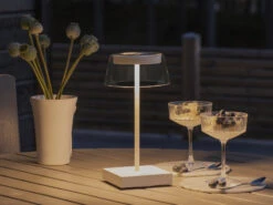 Konstsmide Wiederaufladbare LED Outdoor Akku Tischleuchte SCILLA Dimmbar In Weiß, Höhe 27cm -Bestes Beleuchtungs Geschäft wiederaufladbare led outdoor akku tischleuchte sci 4